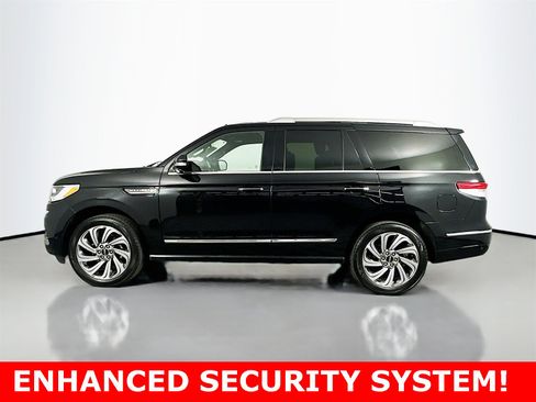 Used 2023 Lincoln Navigator Reserve image 4