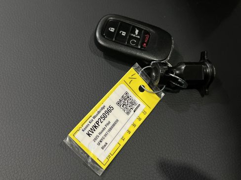 Used 2025 Honda Pilot Touring image 39