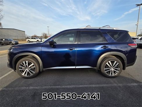Used 2023 Nissan Pathfinder Platinum image 2
