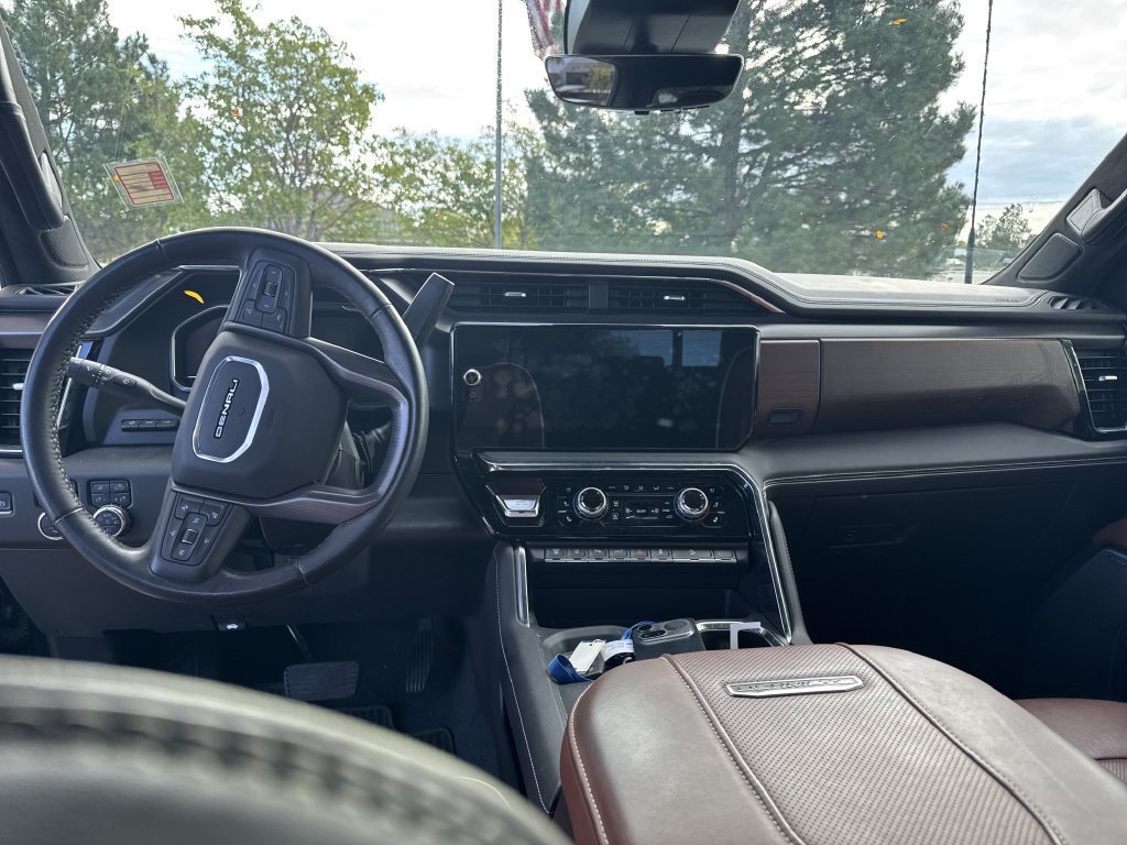 Used 2025 GMC Sierra 3500 Denali Ultimate AWD/4WD image 13