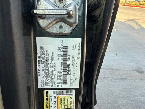 Used 2016 Ford Fusion SE FWD image 9