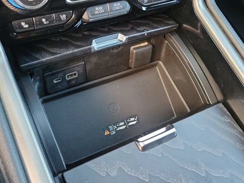 Used 2022 GMC Yukon Denali RWD image 29