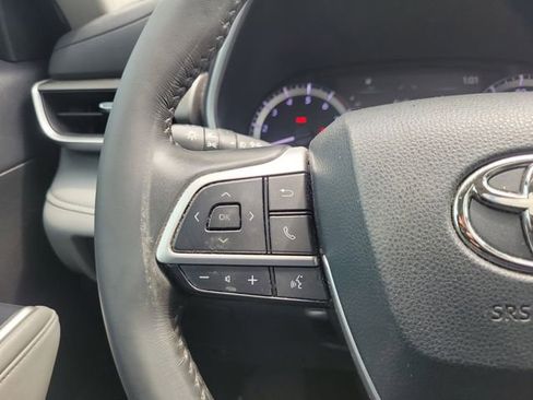 Used 2024 Toyota Highlander XLE image 15