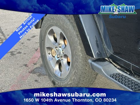 Used 2018 Jeep Wrangler Unlimited Sahara w/ Connectivity Group image 10