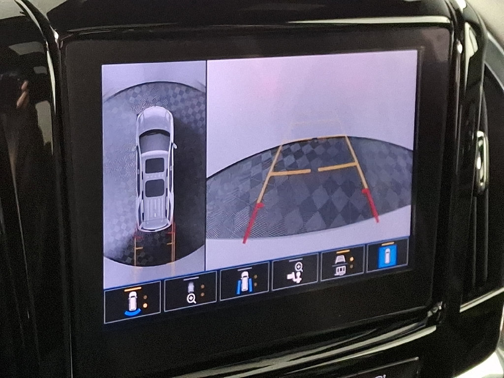 Used 2022 Chevrolet Traverse High Country w/ LPO, Floor Liner Package AWD/4WD image 19