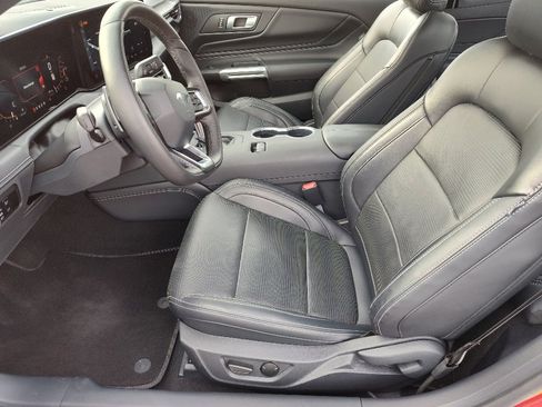 Used 2024 Ford Mustang GT Premium image 4