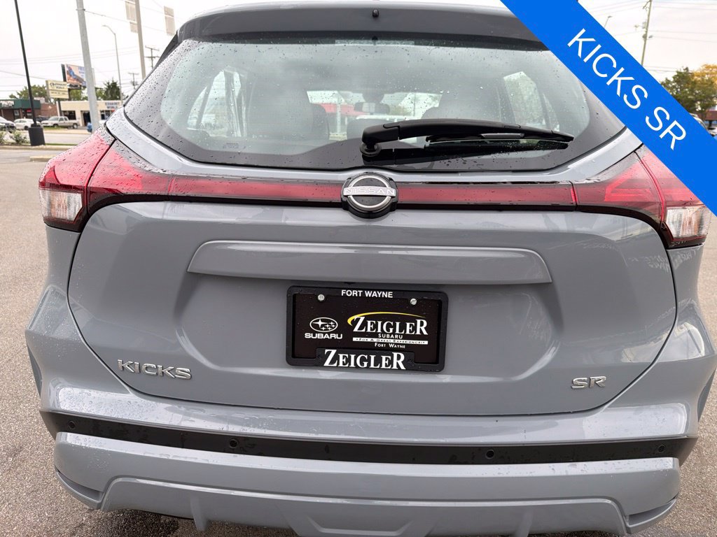 Used 2023 Nissan Kicks SR w/ SR Premium Package FWD image 5