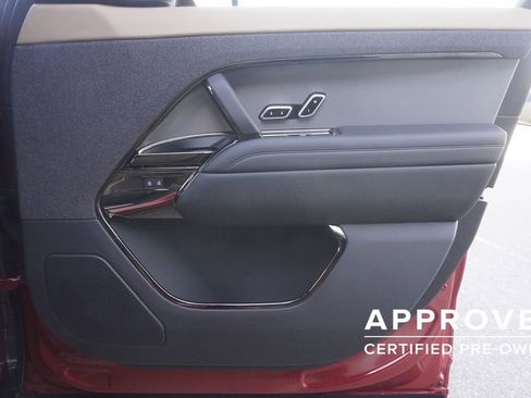 Used 2025 Land Rover Range Rover Sport Dynamic SE image 21