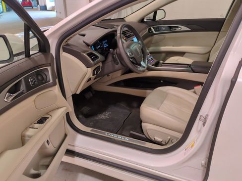 Used 2020 Lincoln MKZ Reserve w/ Elements Package image 18