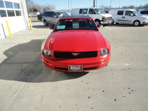 Used 2006 Ford Mustang Convertible image 17