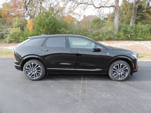 New 2026 Cadillac Optiq Sport 1 image 4