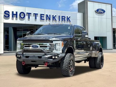Used 2019 Ford F350 King Ranch w/ King Ranch Ultimate Package AWD/4WD image 3