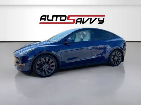 Used 2024 Tesla Model Y Performance AWD/4WD image 3