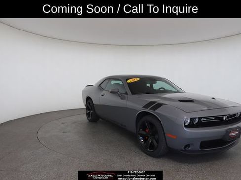 Used 2018 Dodge Challenger SXT RWD image 28