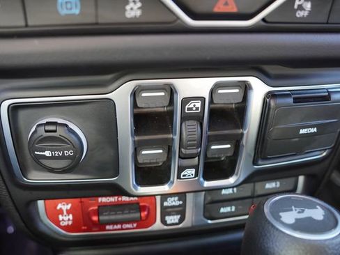 Certified 2025 Jeep Wrangler Unlimited Rubicon 4xe w/ Safety Group image 27