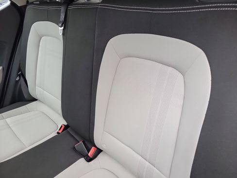 Used 2023 Hyundai Venue SEL image 8