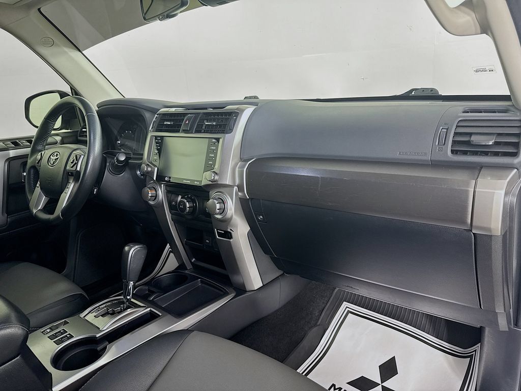 Used 2021 Toyota 4Runner SR5 Premium w/ Moonroof Package RWD image 31