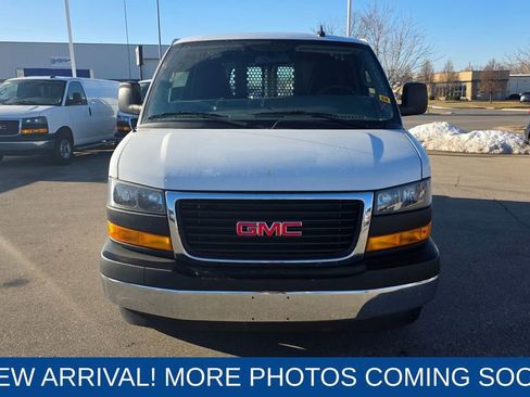 Used 2024 GMC Savana 2500 w/ Driver Convenience Package image 8