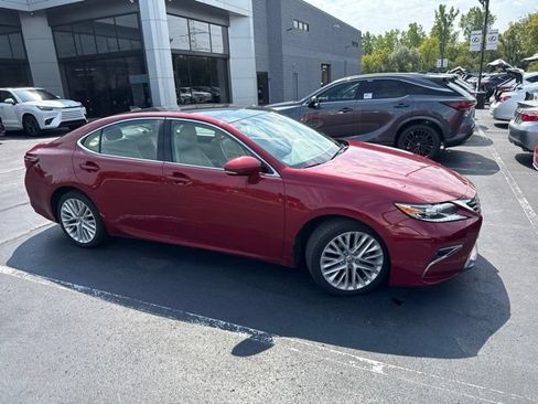 Used 2018 Lexus ES 350 w/ Luxury Package w/Wood Trim FWD image 2