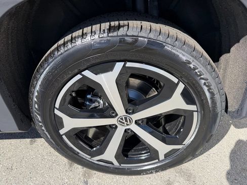 New 2026 Volkswagen Tiguan SE AWD/4WD image 13