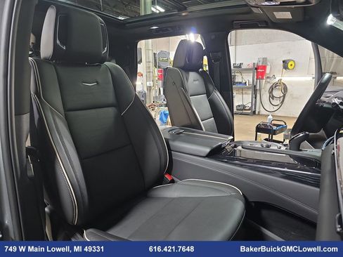 Used 2024 Cadillac Escalade Sport image 10