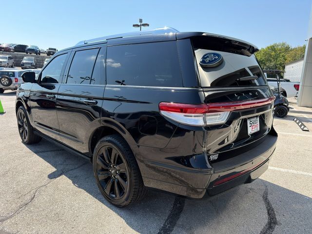 Used 2022 Lincoln Navigator Reserve AWD/4WD image 5