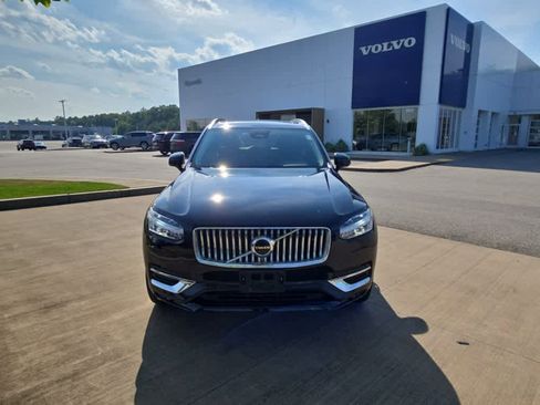 Used 2024 Volvo XC90 B5 Core w/ Protection Package Premier image 3