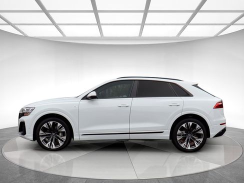 Used 2025 Audi Q8 Prestige w/ Prestige Package image 5