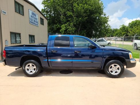 Used 2005 Dodge Dakota SLT RWD image 2