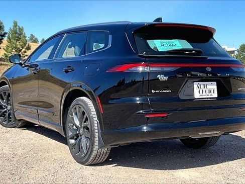 Used 2025 Toyota Crown Signia AWD/4WD image 4