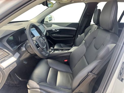Used 2025 Volvo XC90 B5 Core w/ Protection Package Premier image 13