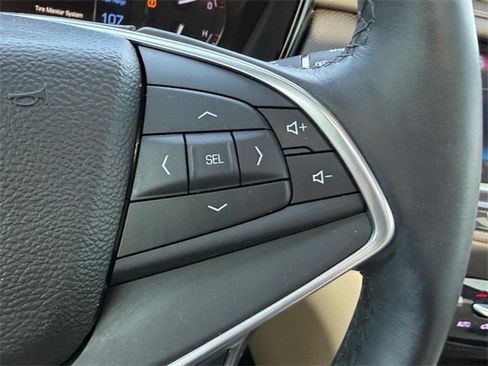 Used 2017 Cadillac XT5 Luxury w/ Driver Awareness Package image 18