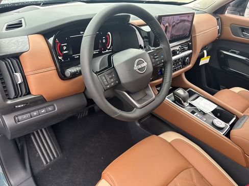 New 2026 Nissan Pathfinder Platinum image 17