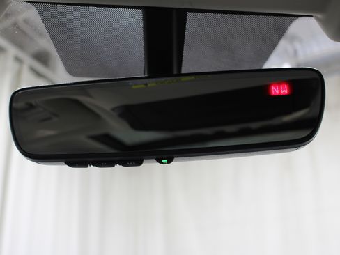 Used 2020 Subaru Ascent Premium w/ Sport Package image 18