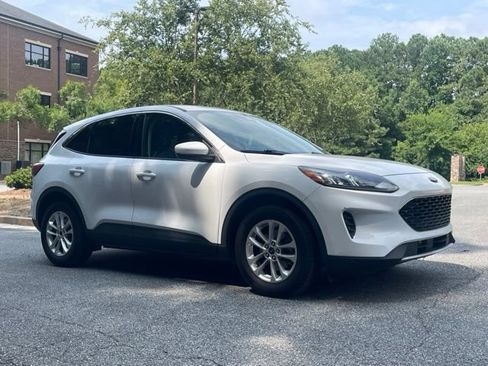 Used 2020 Ford Escape SE FWD image 3