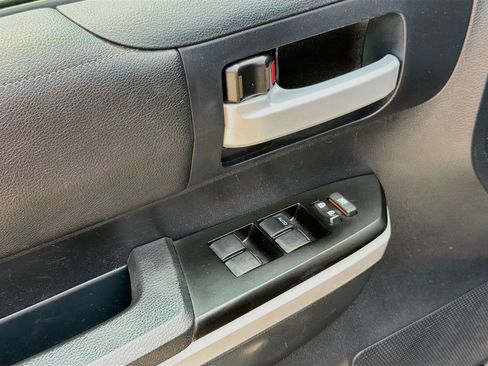 Used 2018 Toyota Tundra SR5 AWD/4WD image 18