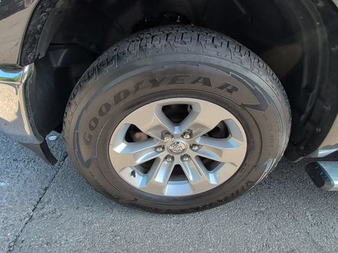 Used 2020 RAM 1500 Laramie AWD/4WD image 9