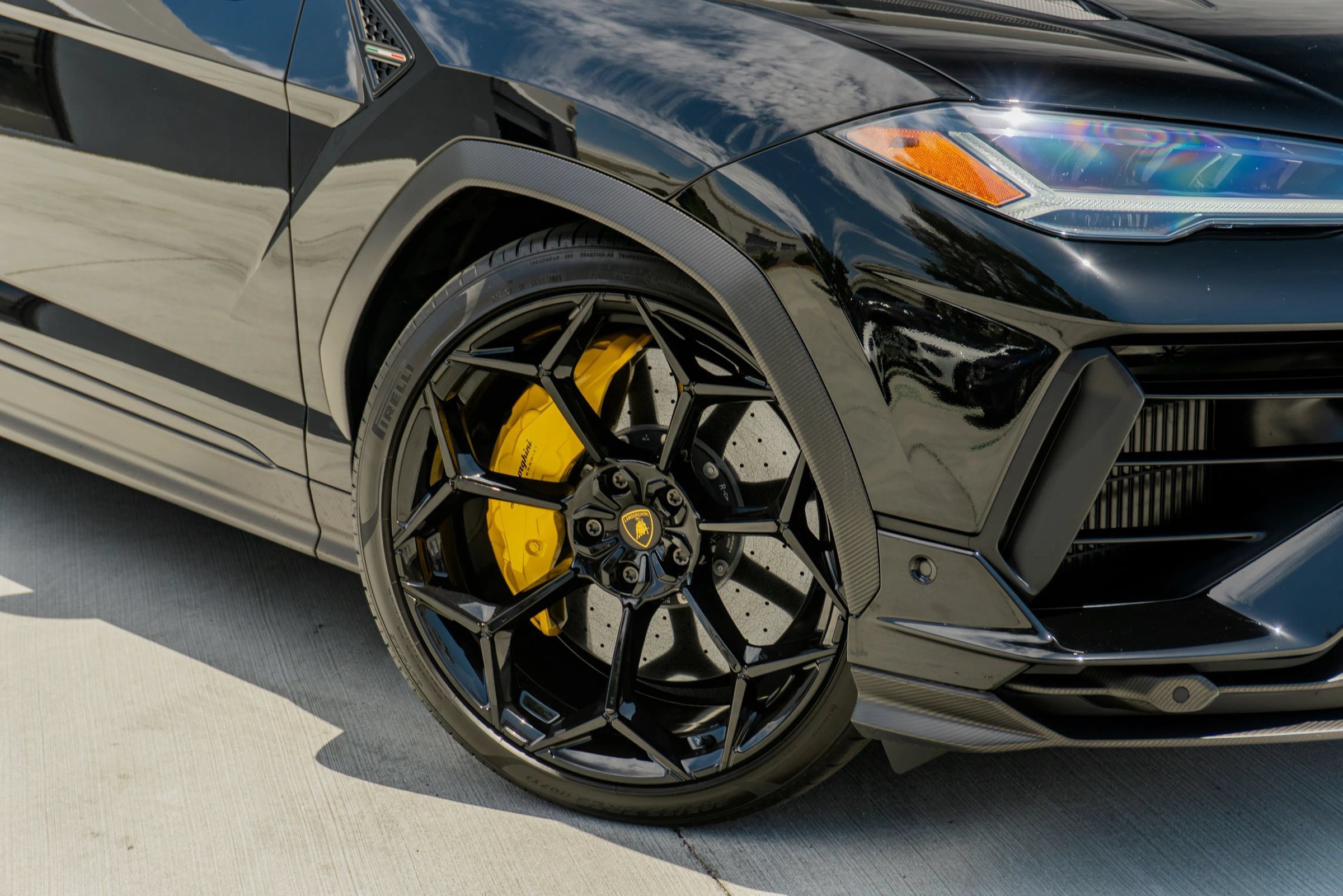 Used 2024 Lamborghini Urus Performante AWD/4WD image 33