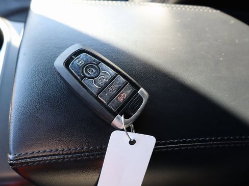 Used 2020 Lincoln Nautilus Reserve image 44