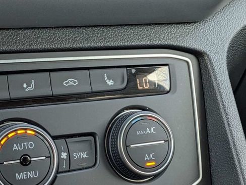 Used 2018 Volkswagen Atlas SE FWD image 20