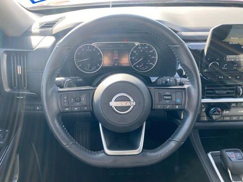 Certified 2024 Nissan Pathfinder SL w/ Black Appearance Package image 15