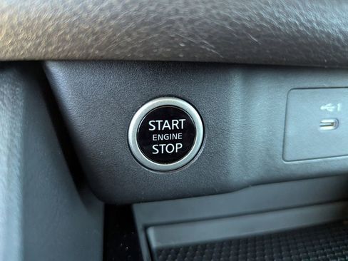 Used 2023 Nissan Rogue SV image 22