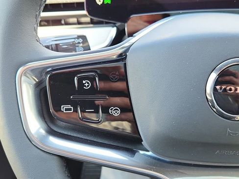 New 2025 Volvo EX90 Ultra image 17