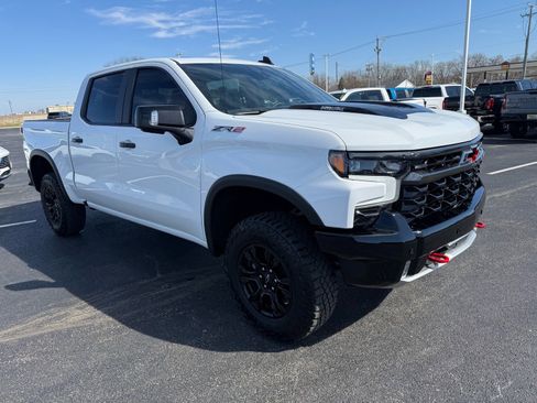 Used 2025 Chevrolet Silverado 1500 ZR2 w/ Technology Package AWD/4WD image 7