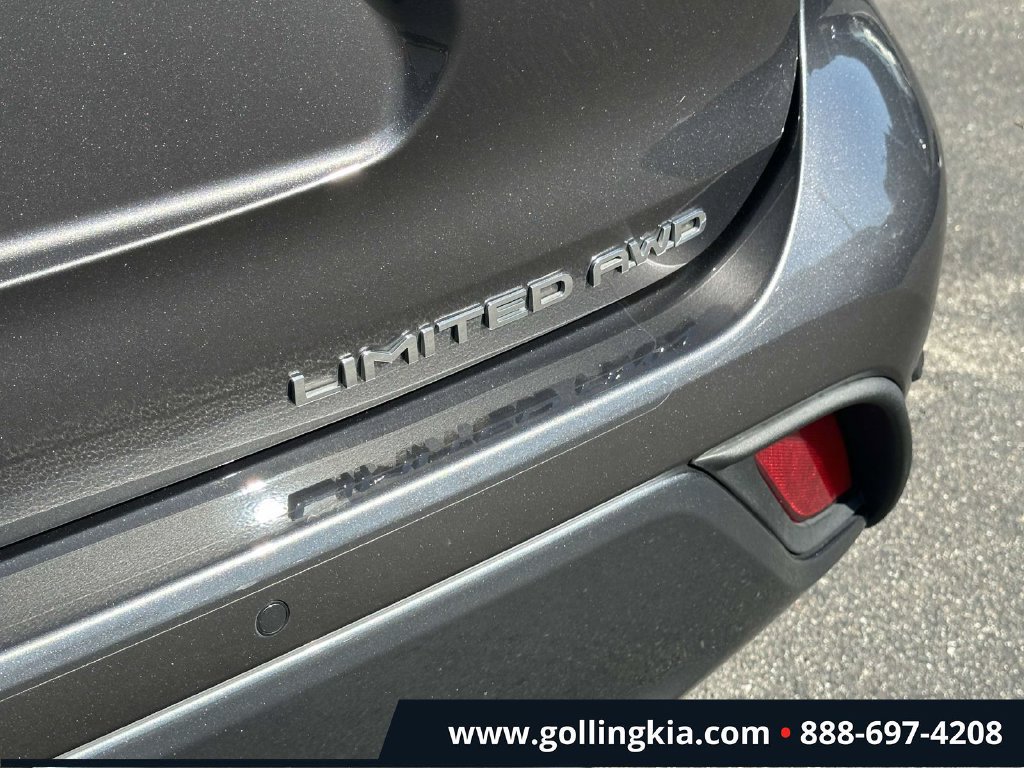Used 2021 Toyota Highlander Limited AWD/4WD image 8