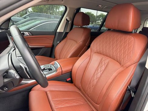 Used 2024 BMW X7 xDrive40i w/ Executive Package AWD/4WD image 3
