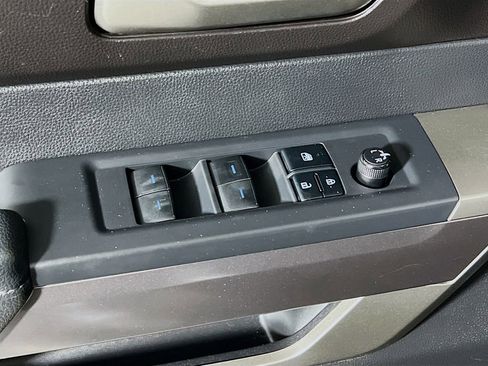 Used 2022 Toyota Tundra SR5 AWD/4WD image 17