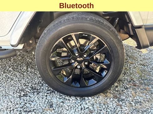 Used 2021 Jeep Wrangler Unlimited Sahara w/ Cold Weather Group AWD/4WD image 9