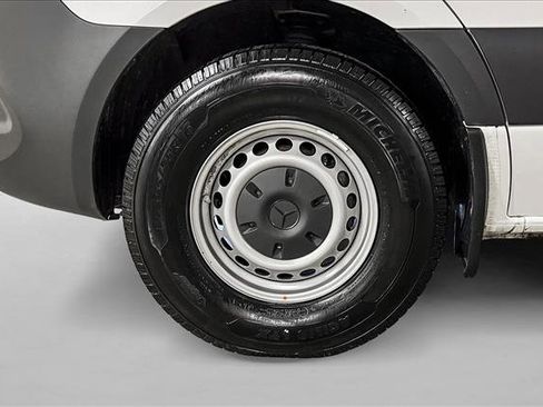 Used 2025 Mercedes-Benz Sprinter 2500 image 23