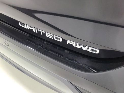 Certified 2024 Toyota Highlander Limited AWD/4WD image 12